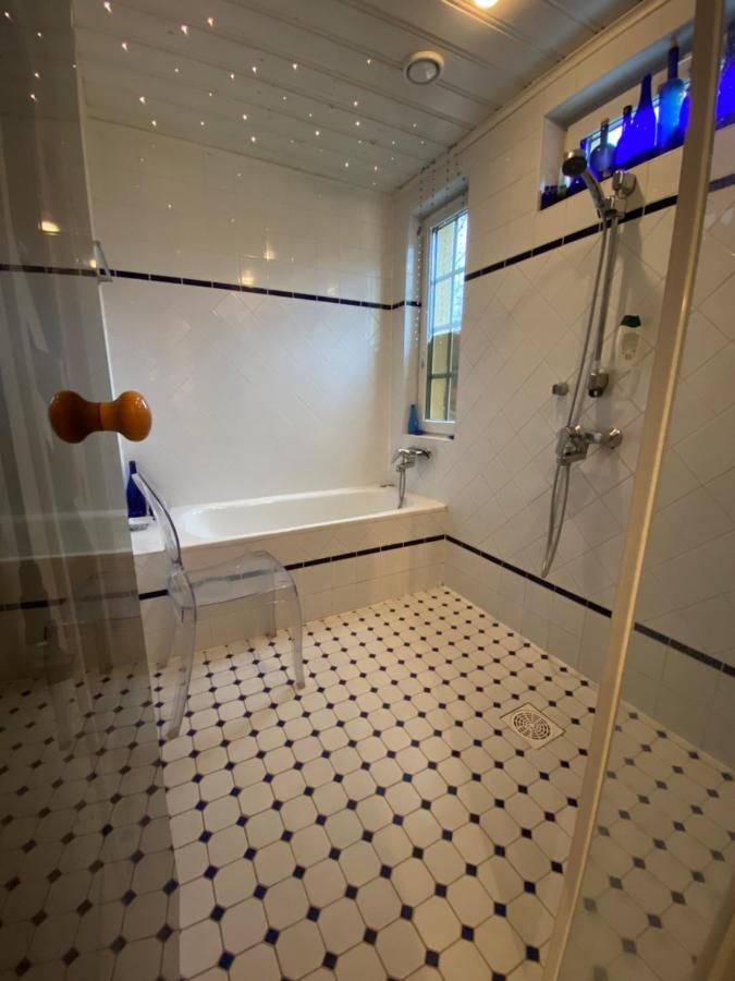 Room In Villa Emilia Espoo Exteriér fotografie